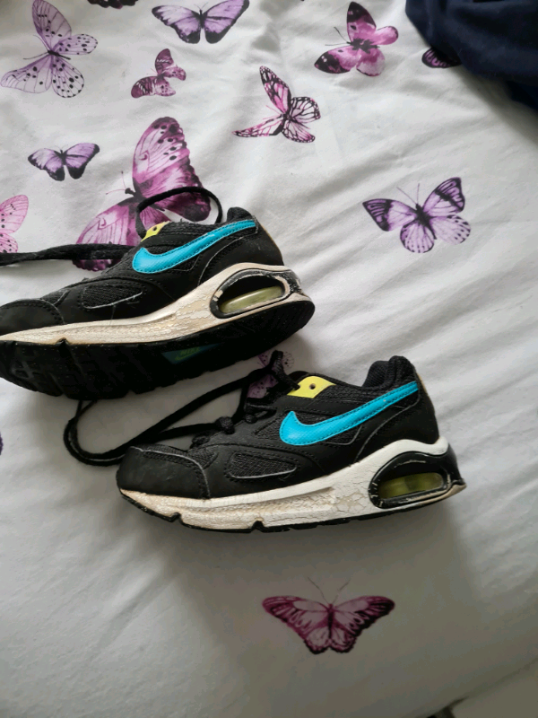 boys nike trainers size 10